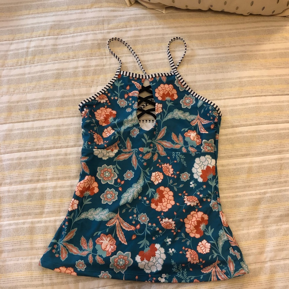 ‼️BOGO‼️ keyhole tankini top